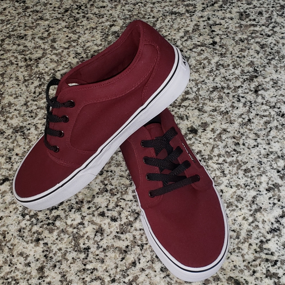 Airwalk Canvas Low-tops
